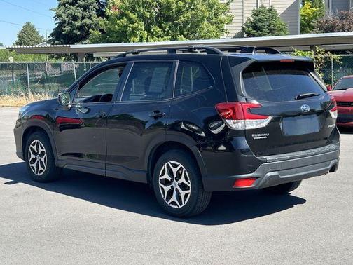 Crystal Black Silica 2020 Subaru Forester Premium