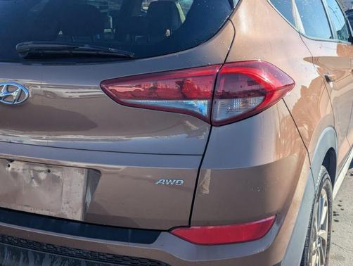 2017 Hyundai TUCSON SE