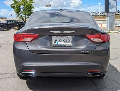 2016 Chrysler 200 S