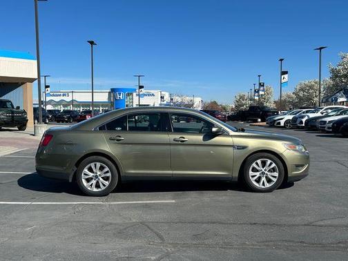 Ginger Ale 2012 Ford Taurus SEL