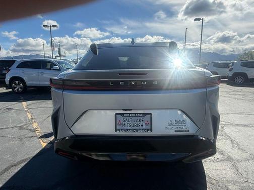 Iridium 2023 Lexus RZ 450e Premium