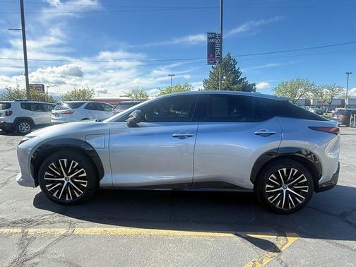 Iridium 2023 Lexus RZ 450e Premium