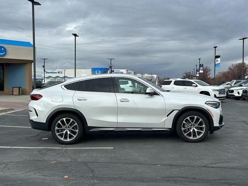 2021 BMW X6 xDrive40i