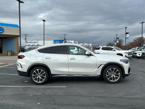 2021 BMW X6 xDrive40i