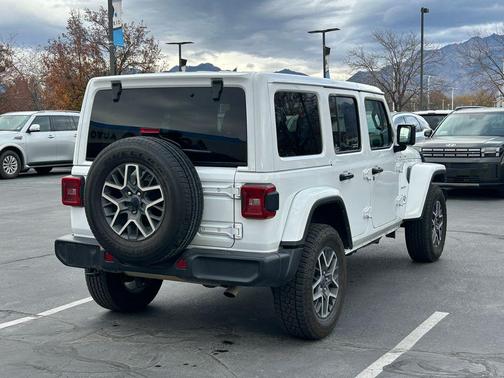 2024 Jeep Wrangler Sahara