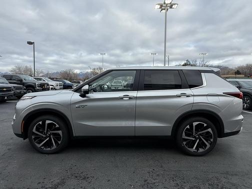 2025 Mitsubishi Outlander PHEV SE