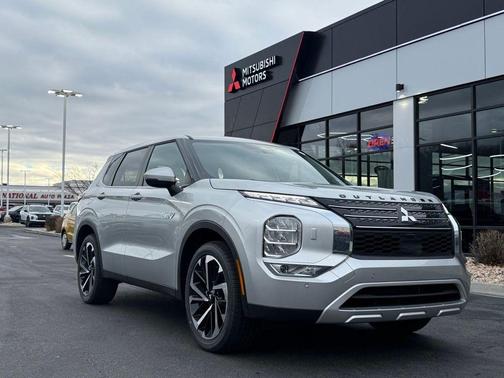 2025 Mitsubishi Outlander PHEV SE