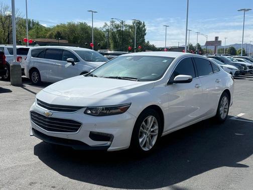 Summit White 2018 Chevrolet Malibu LT