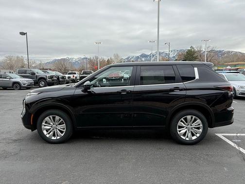 2026 Mitsubishi Outlander ES