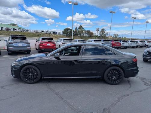 Mythos Black Metallic 2021 Audi A4 45 S line quattro Premium