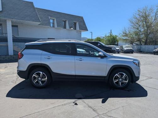 Quicksilver Metallic 2021 GMC Terrain SLT