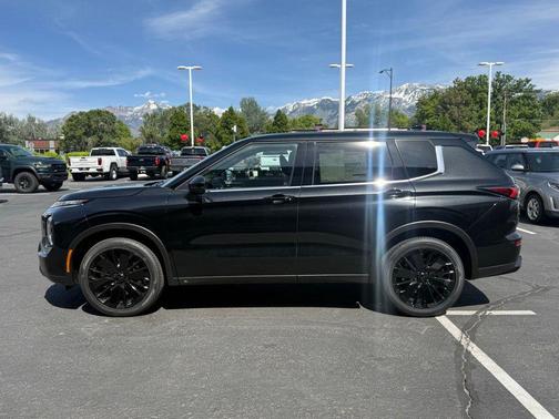 Black Diamond 2026 Mitsubishi Outlander LE