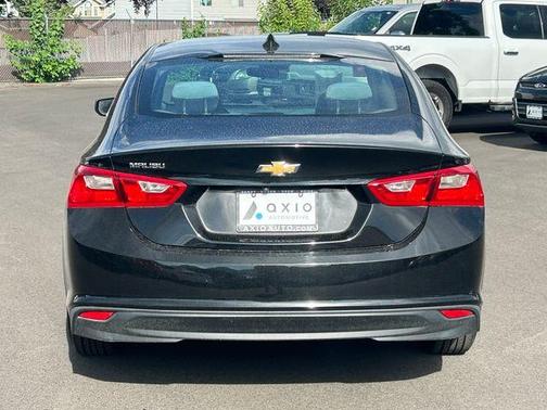 Mosaic Black Metallic 2023 Chevrolet Malibu 1LS