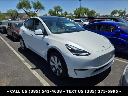 Pearl White Multi 2024 Tesla Model Y Long Range