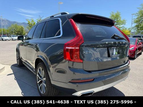 Gray 2018 Volvo XC90 T6 Momentum