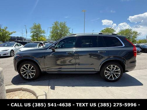 Gray 2018 Volvo XC90 T6 Momentum