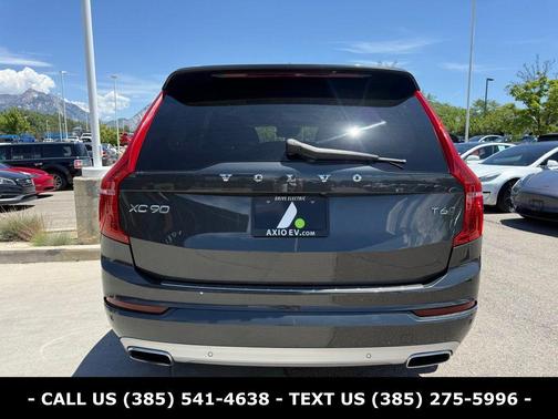 Gray 2018 Volvo XC90 T6 Momentum