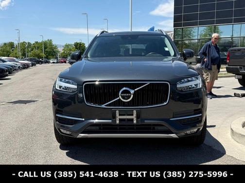 Gray 2018 Volvo XC90 T6 Momentum