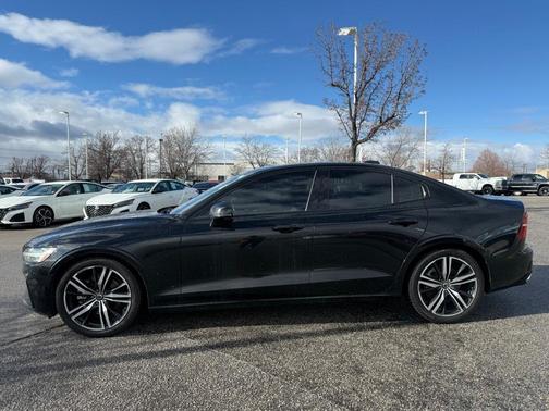 2019 Volvo S60 T5 R-Design