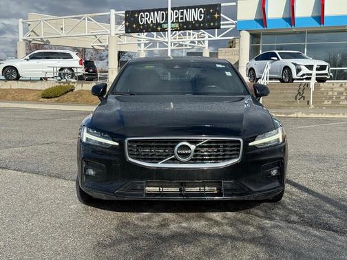 2019 Volvo S60 T5 R-Design