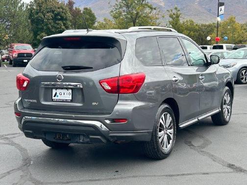 Gun Metallic 2018 Nissan Pathfinder SV