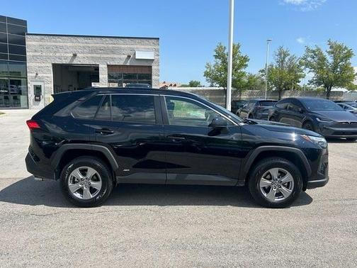 2023 Toyota RAV4 Hybrid LE