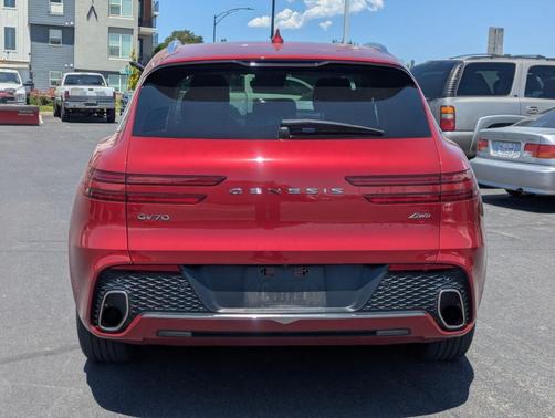 2023 Genesis GV70 2.5T