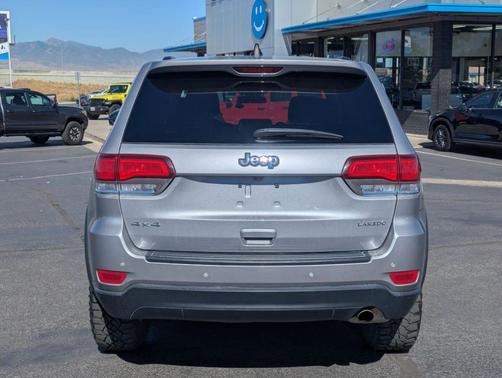 2020 Jeep Grand Cherokee Laredo