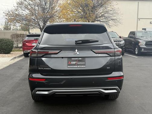 2025 Mitsubishi Outlander SE