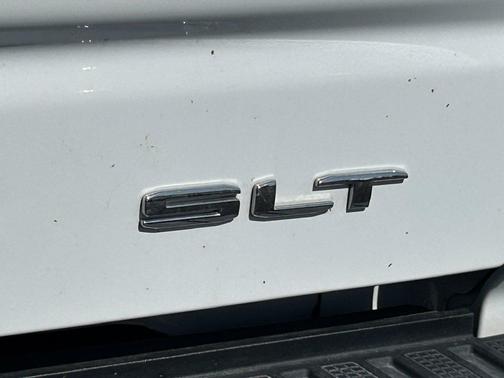 Summit White 2025 GMC Sierra 1500 SLT