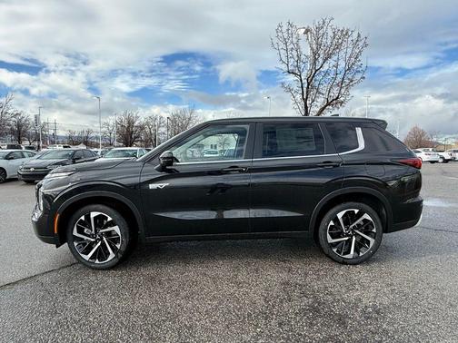 2025 Mitsubishi Outlander PHEV SE