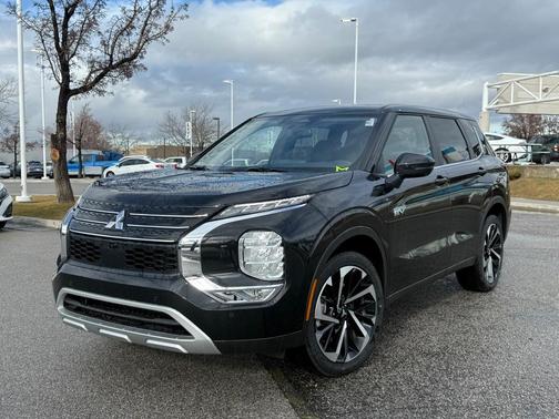 2025 Mitsubishi Outlander PHEV SE