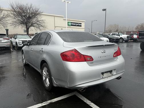 2015 INFINITI Q40 Base