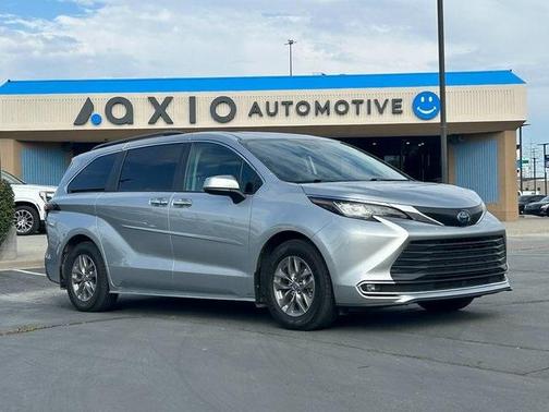 2023 Toyota Sienna XLE