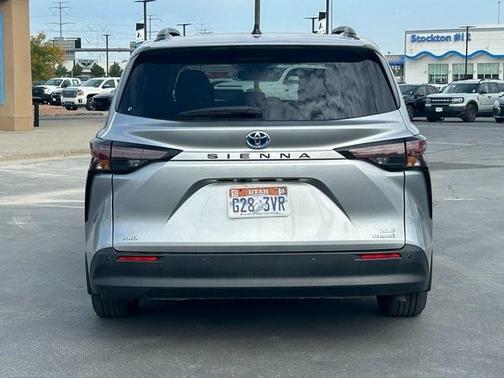 2023 Toyota Sienna XLE