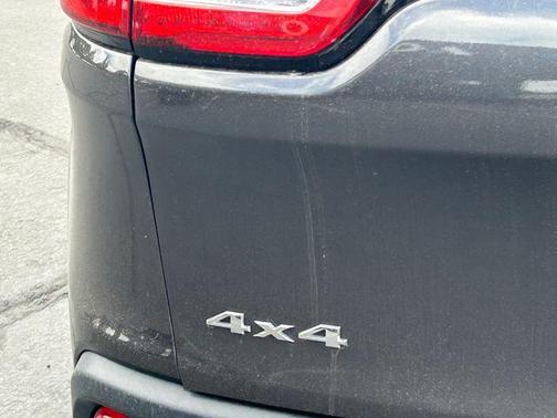 Granite Crystal Clearcoat Metallic 2014 Jeep Cherokee Limited