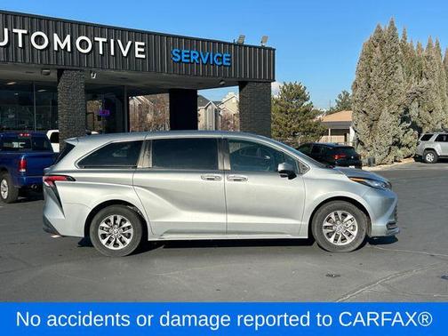 2021 Toyota Sienna LE