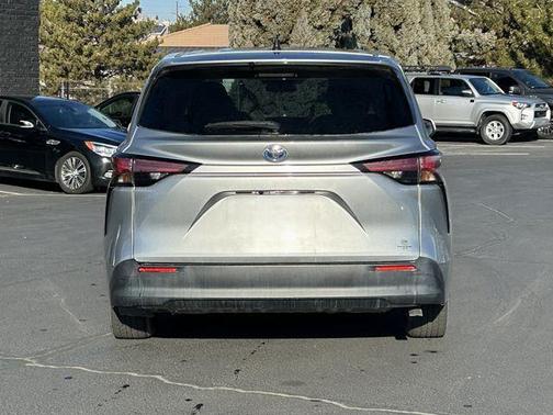 2021 Toyota Sienna LE