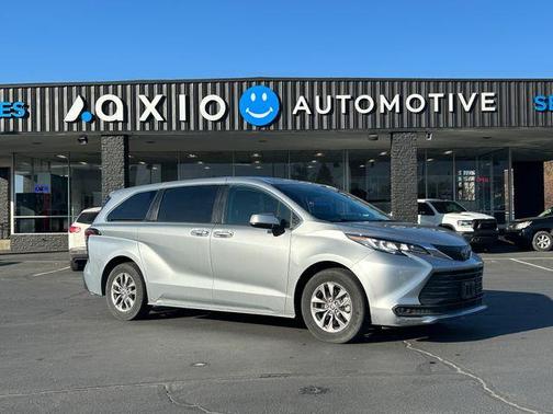 2021 Toyota Sienna LE