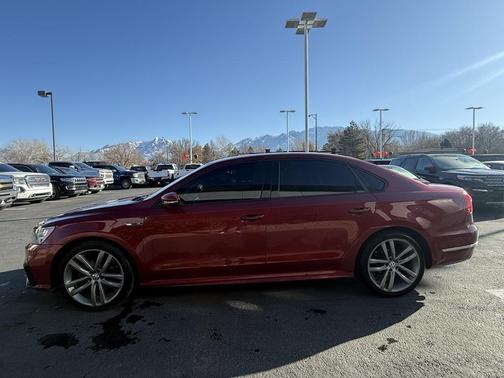2018 Volkswagen Passat 2.0T R-Line