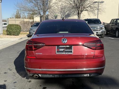 2018 Volkswagen Passat 2.0T R-Line
