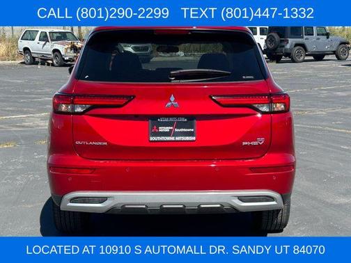 Diamond 2025 Mitsubishi Outlander PHEV SE