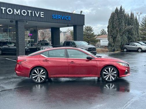 2022 Nissan Altima 2.5 SR