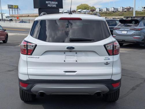 Oxford White 2018 Ford Escape SE