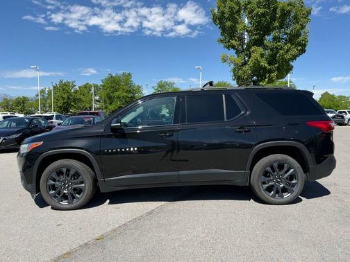 Mosaic Black Metallic 2019 Chevrolet Traverse RS