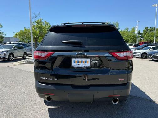 Mosaic Black Metallic 2019 Chevrolet Traverse RS
