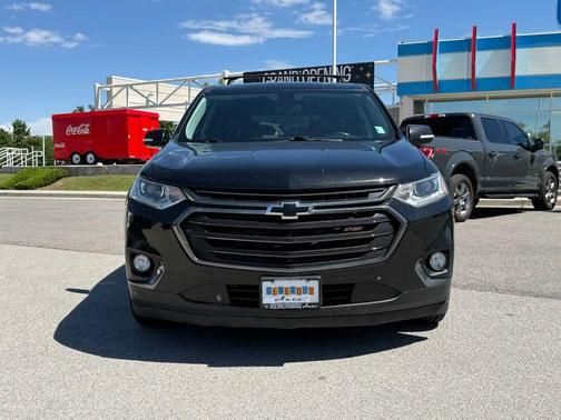 Mosaic Black Metallic 2019 Chevrolet Traverse RS