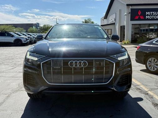 Mythos Black Metallic 2022 Audi Q8 55 Prestige
