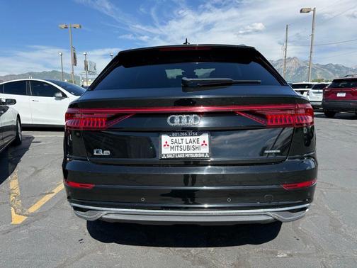 Mythos Black Metallic 2022 Audi Q8 55 Prestige