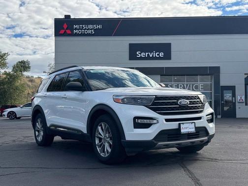 Oxford White 2020 Ford Explorer XLT